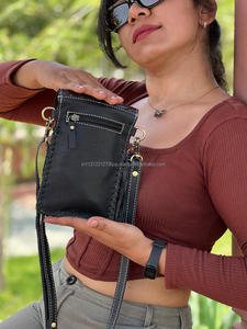 Nouveau design sac à main pour téléphone sac à main véritable fourrure de vachette à frange usinée à la main sculpture sac à bandoulière sacs de petite taille pochette à bracelet sac à bandoulière - Product Image 6