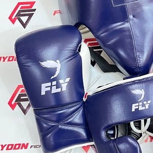 ถุงมือชกมวยหนังสีน้ำเงินขาว FLY พร้อมโลโก้ส่วนตัว สำหรับฝึกซ้อมคิกบ็อกซิ่ง มวยไทย มวยผสม - Product Image 5