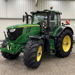 รถแทรกเตอร์อเนกประสงค์ขนาดกะทัดรัดแบบขับเคลื่อน 2 ล้อและ 4 ล้อที่เชื่อถือได้ พร้อมเครื่องยนต์ทรงพลัง ชุดเกียร์ ปั๊ม และส่วนประกอบหลักอื่นๆ พร้อมคุณสมบัติขั้นสูงสำหรับการเกษตร - Product Image 5