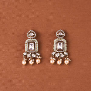 Boucles d'oreilles à la mode classique Kundan Bijoux artificiels de qualité supérieure avec placage Mehndi exportés d'Inde - Product Image 2