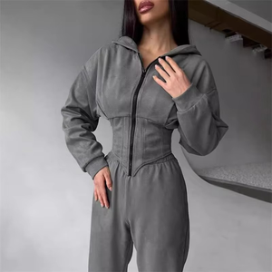 Ensemble de sport deux pièces Y2K rose pour femme, style punk sexy, coupe ample, sweat à capuche zippé et pantalon de jogging micro-évasé à cordon de serrage - Product Image 4