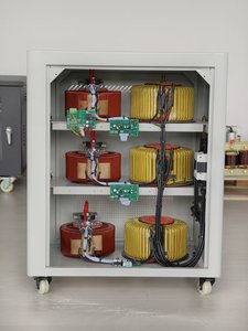 Régulateur de tension AVR TNS à bobine en cuivre 60 kVA CE ISO pour atelier de soudage aux Philippines 60 Hz - Product Image 4
