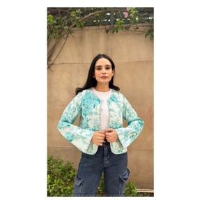 Veste matelassée en coton faite à la main pour femmes motif floral réversible et respirant saison d'hiver avec décorations de trou de bouton - Product Image 1