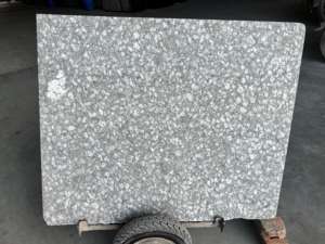 Revêtement de sol et revêtement mural extérieurs polis Dalle de granit flammé noir pièce de monnaie de qualité commerciale au design moderne - Product Image 4