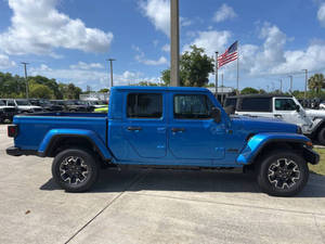 Jeep Gladiator Sahara 2026 en Perfecto Estado - Product Image 3