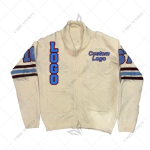 Cardigan en tricot personnalisé pour les sororités et fraternités avec broderies et logos en chenille, vêtements grecs haute qualité - Product Image 4