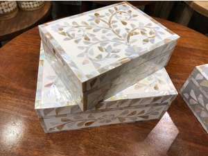 Boîte décorative exclusive en incrustation de nacre pour la décoration intérieure, cadeaux et occasions spéciales disponibles au meilleur prix d'Inde - Product Image 2