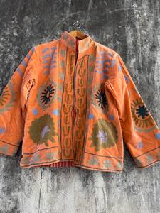 เสื้อแจ็คเก็ตกำมะหยี่ปักลายซูซานีแบบดั้งเดิม – เสื้อคลุมแฟชั่นโบฮีเมียนสไตล์ชาติพันธุ์สำหรับผู้หญิง งานแฮนด์เมดสุดหรู - Product Image 3