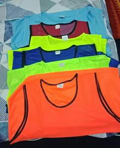 Maillots et gilets de football imprimés de qualité supérieure pour adultes, uniformes d'entraînement en maille, personnalisables, 100 % polyester - Product Image 2