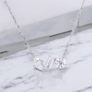 1.50Ct Baguette Marquise collar con colgante de moissanita redondo para mujeres Valor impresionante en plata esterlina Hecho a mano en los EE. UU. - Product Image 3