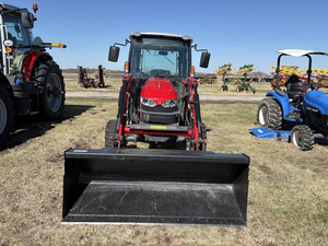 รถแทรกเตอร์ฟาร์ม Massey Ferguson 2850M 35 แรงม้า รุ่นล้ออัตโนมัติ พร้อมมอเตอร์ขับเคลื่อนเกียร์ที่ทนทาน พร้อมสำหรับงานหนัก - Product Image 4