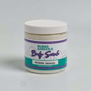 SEASIDE SERENITY Gommage Corporel Bio Végétalien Éclaircissant Exfoliant à la Bave d'Escargot, Aloe Vera, Vitamine C, Herbes, Pêche, Citron, Miel, Charbon et Sel - Product Image 1