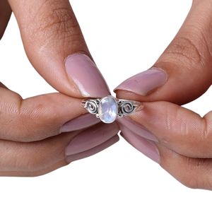 Anillo de estilo bohemio de Plata de Ley 925 hecho a mano, piedra lunar, piedra preciosa, joyería de boda chapada en rodio para mujer, regalo de tendencia para ella - Product Image 1