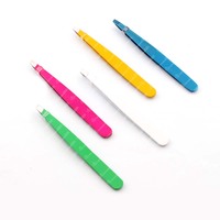 Pince à épiler à sourcils de couleur professionnelle en acier inoxydable à pointe pointue Logo personnalisé et nom de marque