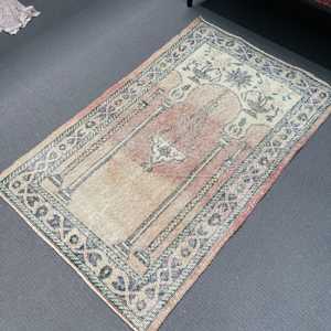 2.7x4.2 ft Turkish Rug, <b>Red</b> Floral Vintage Rug <b>Wool</b> - Product Image 5