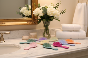 Lot de 10 mini-brosses à cheveux de voyage en plastique Lion Wholesale / Peignes ovales démêlants à sec - Product Image 4