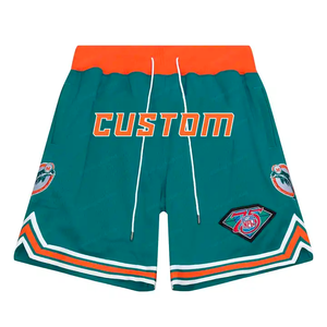 Pantalones cortos de baloncesto personalizados diseño sublimado pantalones cortos de entrenamiento atlético para hombre con bolsillos malla transpirable pantalones cortos de uniforme de equipo púrpura - Product Image 2