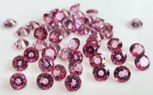 บุษราคัมสีชมพูธรรมชาติทรงกลมเจียระไน4มม. คุณภาพสูง-สีชมพูบุษราคัมรอบเหลี่ยมเพชรพลอย - Product Image 4