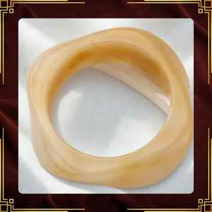 Beaux bracelets en résine faits à la main avec perle intégrée, pierres et feuille pour cadeau, cadeau de retour ou utilisation d'exposition - Product Image 4