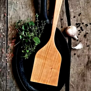 Cuchara de madera hecha a mano para cocinar, servir y uso en la cocina. Cuchara de madera natural para utensilios de cocina antiadherentes y para una cocina segura. - Product Image 1