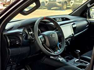 NUOVO TOYOTA HILUX (GR SPORT) 2025 200-299 CV TRASMISSIONE AUTOMATICA - Product Image 5