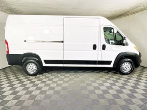 Arrivée en grande beauté! Fourgon utilitaire Pro-Mastar 2500 159 à toit haut, traction avant, modèle 2023, d'occasion - Product Image 3