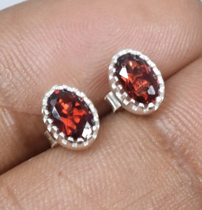 Fabriqué à la main en argent Sterling 925 grenat rouge naturel à facettes coupe ovale pierres précieuses réglage boucles d'oreilles goutte Style ethnique Fine - Product Image 1