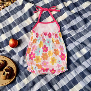 Robe de bébé bulle rose vif élégante tenue confortable et mignonne avec imprimé floral en tissu doux et respirant - Product Image 1