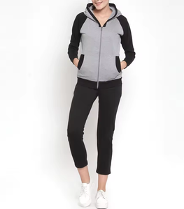 Conjunto deportivo de dos piezas con logotipo personalizado para mujer, venta al por mayor, chándales de invierno de manga larga con pantalones de chándal para exteriores - Product Image 1