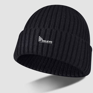 Bonnet en tricot épais personnalisé avec logo de marque privée, version hiver, unisexe, couleur unie - Product Image 4