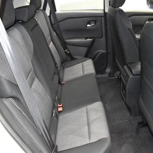 Nissan Rogue SV 1.5L DOHC 2025, best-seller, avec pack technologique, transmission intégrale et garantie - Product Image 5