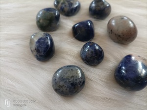 Pierre de Sodalite polie, cristal naturel de guérison, Reiki, chakra, méditation, guérison énergétique et décoration pour la maison et le jardin - Product Image 3