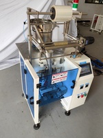Machine de comptage et d'emballage verticale pour vis, écrous, boulons, rondelles et petites pièces de quincaillerie, pour scellage de sacs en plastique