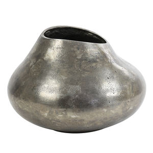 Jarrón de mesa de Metal hecho a mano, decoración moderna de lujo para el hogar, florero hecho a mano, diseño de florero de mesa de Metal - Product Image 4