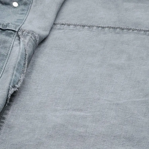 Veste en jean oversize pour hommes OEM Manteau boutonné en coton décontracté pour l'automne hiver Vêtements d'extérieur pour femmes avec logo sur le devant - Product Image 5