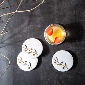 Dessous de verre en marbre pour accessoires décoratifs de table de thé de restaurant Sous-verres en marbre blanc avec tapis en pierre en laiton - Product Image 2