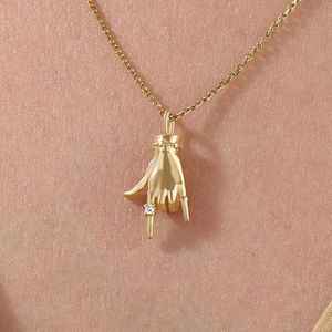 Collar con Colgante de Plata de Ley 925 Chapado en Oro y Rodio con la Frase 'Te Amo' en Señal de Lengua, Regalo para Mamá - Product Image 6