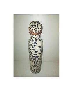 Bouteille en cuivre avec imprimé floral coloré et art en émail adapté aux amateurs de bien-être, de yoga et d'hydratation - Product Image 4