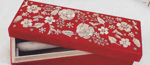 Boîte à bijoux rectangulaire en bois traditionnelle, personnalisée, faite à la main, avec broderie de luxe en zari, nom brodé, cadeau de mariage, rangement de bijoux, 12x9 - Product Image 5