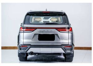 Nuevo/Usado Lexus LX 700h Signature Serie LX 2025, Especificaciones GCC, Asientos de Cuero, Faros LED Panorámicos en Venta - Product Image 2