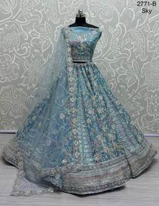 ชุดปาร์ตี้ lehenga choli กับ dupatta ดีไซเนอร์พร้อมงานปักแฟนซี - Product Image 3