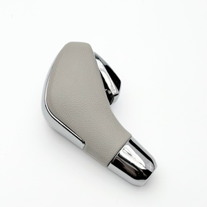 8200641407 Pomo de Palanca de Cambios Automático en Cuero Beige y Cromo para Renault Megane III Fluence 2008-2016, Acabado en Cuero PU y Cromo - Product Image 2