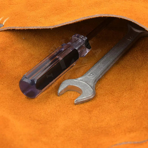 Delantal de trabajo de soldadura de cuero dividido resistente al calor personalizable equipo de seguridad de cuero de vaca con mangas de mano reutilizable - Product Image 3