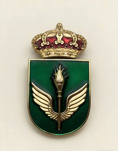 Insignia Esmaltada Personalizada Chapada en Oro con Diseño de Corona y Alas |   Insignia Metálica de Recuerdo con Fijación de Tornillo para Uniformes - Product Image 6
