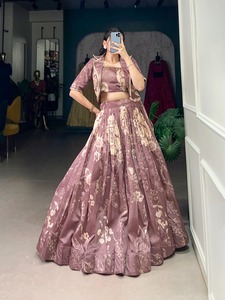 Vêtements occasionnels Tussar soie avec imprimé floral Lehenga Choli femme fabricant de mode et fournisseur de l'Inde - Product Image 3