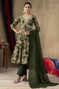 Cultural Opulence Deluxe Straight Kurti Pant Dupatta Set B2B Premium Ethnic Wear Diseñado para minoristas de alta gama - Product Image 3
