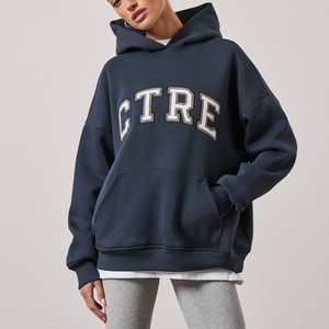 Nouveau sweat à capuche surdimensionné pour femmes broderie Logo sweat décontracté en coton doux avec poche avant et capuche parfait pour un usage quotidien - Product Image 1