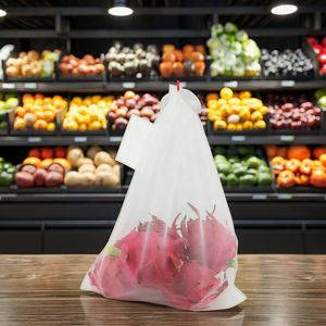 ถุงตาข่ายพกพาทำจากโพลีเอสเตอร์รักษ์โลก ปรับขนาดและช่องใส่ของได้ตามต้องการ รีไซเคิลและซักล้างได้ เหมาะสำหรับใส่เครื่องสำอาง ของเล่น และลูกบอล - Product Image 1