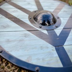 Escudo Vikingo JEXMOO Hecho a Mano de 24 Pulgadas, de Madera y Acero con Alto Contenido de Carbono, Diseño de Copa Central, con Soporte Compatible y Personalizable - Product Image 2