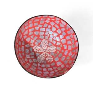 Cuenco de Coco con Incrustaciones de Nácar, Hecho a Mano con Material Natural para Servir Alimentos y Decoración de Interiores, de Vietnam - Product Image 4